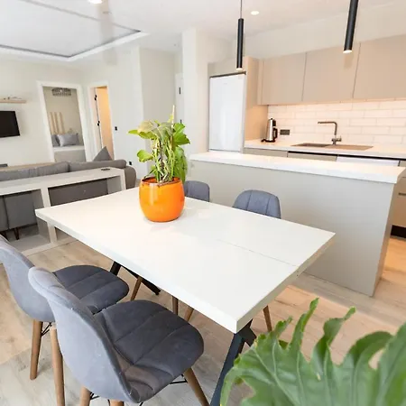 Satsuma House 公寓 *